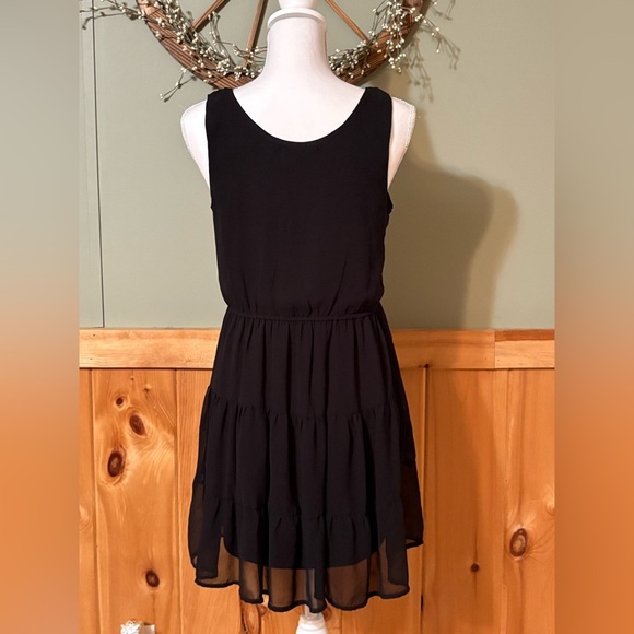 Band of Gypsies Black Buttoned Pleated Mini Dress - Picture 4 of 10